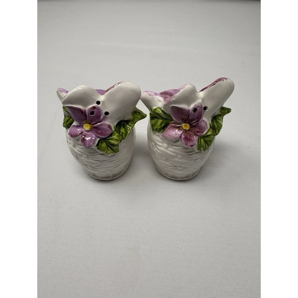 Vintage Lefton China Salt/Pepper Shaker #4474  Purple & Yellow Flower Japan